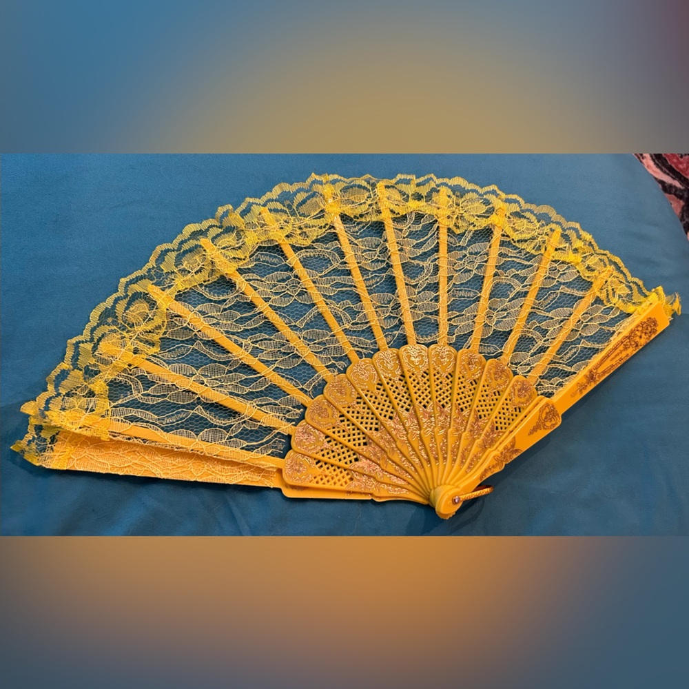 Decorative Lace Fans 5-pack bundle - Picture 3 of 8